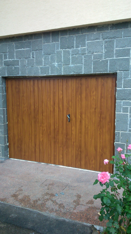 Dvojkrídlová garážová brána, drevodekór 4