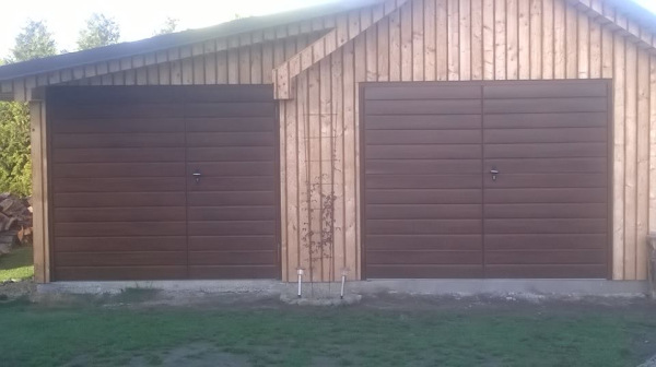 Dvojkrídlová garážová brána, drevodekór 3
