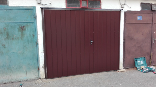 Dvojkrídlová garážová brána, RAL farby 5