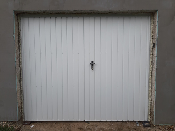 Dvojkrídlová garážová brána, RAL farby 4